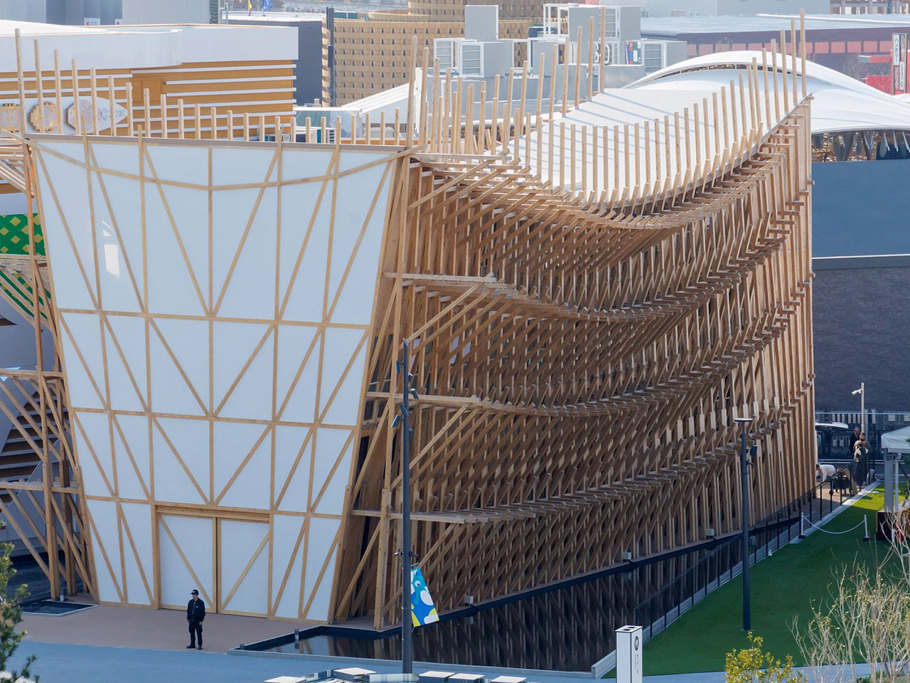 Bahrain Pavilion，2025 Osaka World Expo，ship type design，Traditional craft，Cedar ，