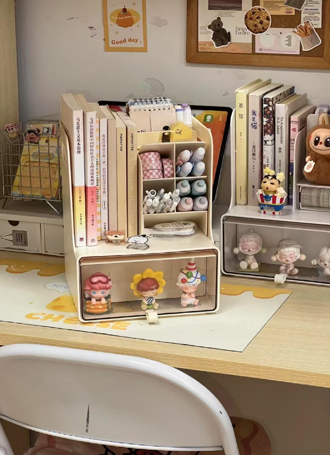 desktop，Receive，Exhibition，Tide play，Book storage，Stationery storage，