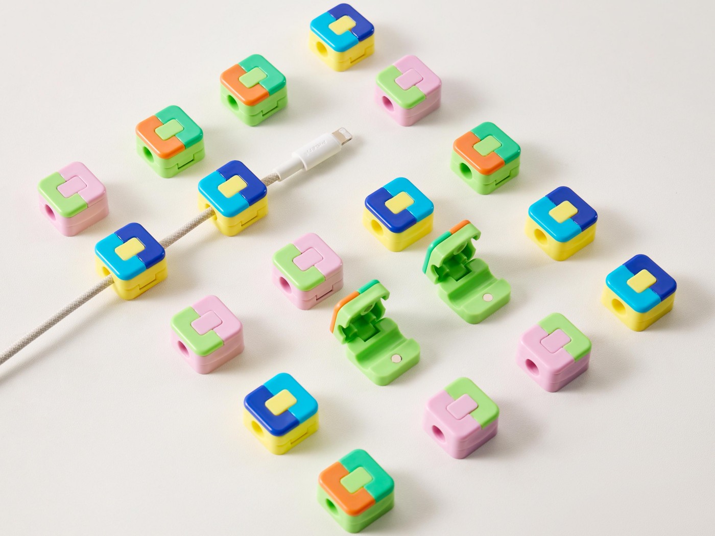 Bold color matching fashion tide play，Digital peripheral，Storage and sorting，Winding wire organizer，