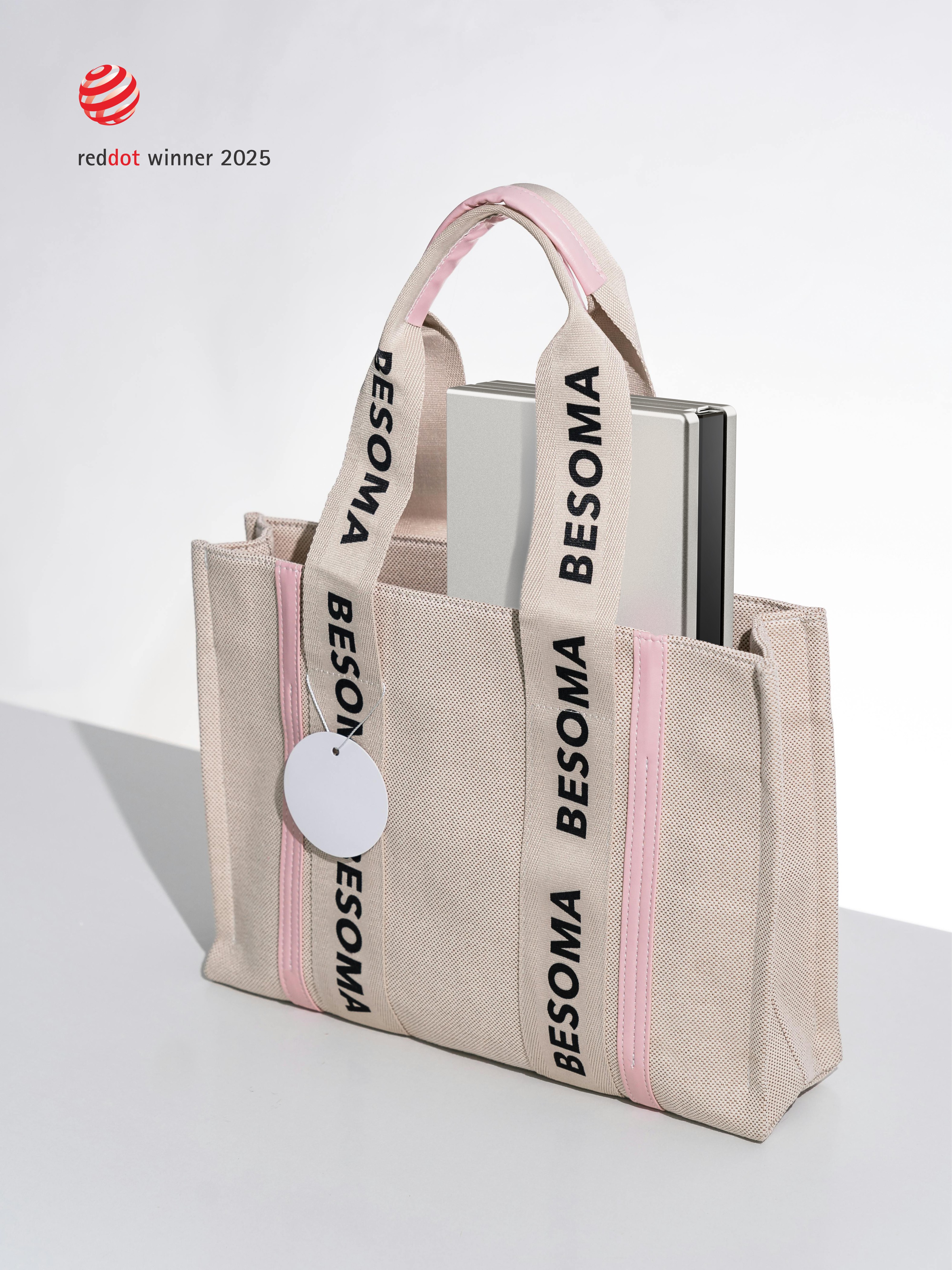 industrial design，electronic product，computer，display，four-fold，