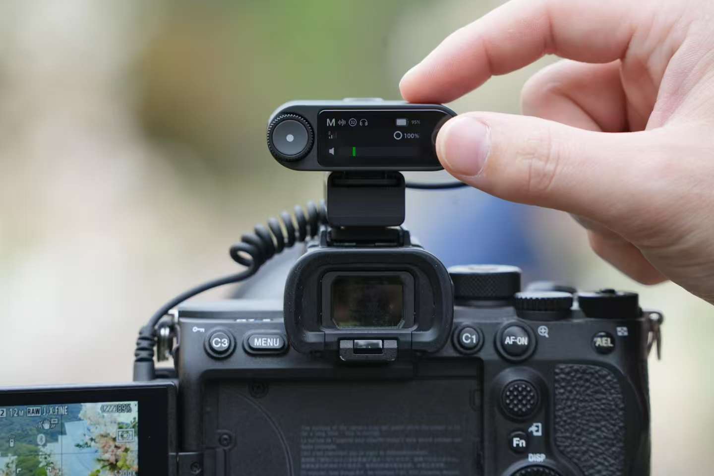 Short video, live broadcast, wireless audio, collar clip microphone，