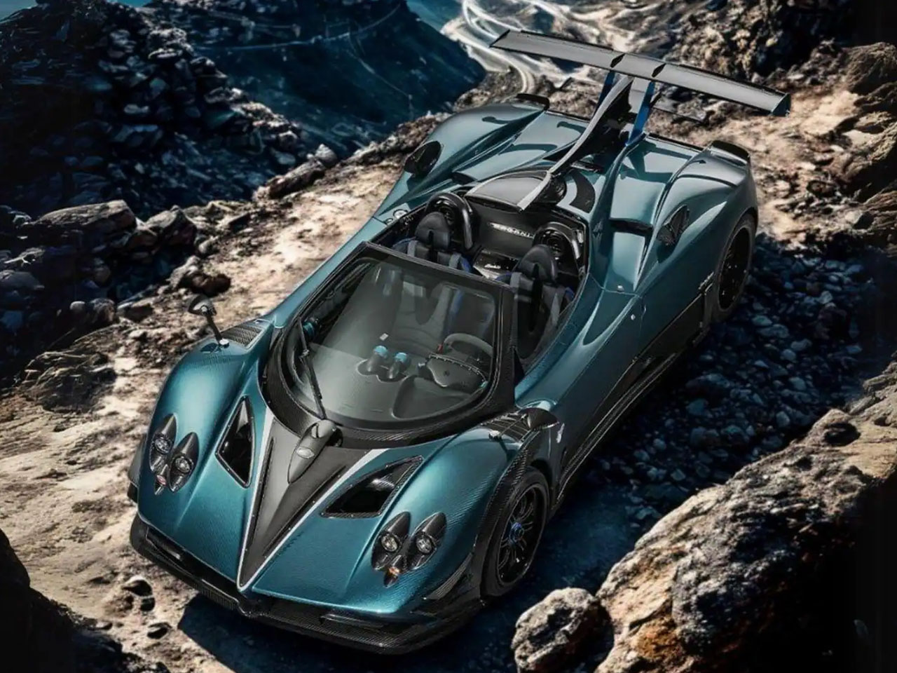 Super car，aviation aesthetics，Pagani Zonda Unico，customized style，carbon fibre，
