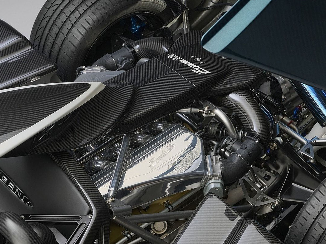 Super car，aviation aesthetics，Pagani Zonda Unico，customized style，carbon fibre，