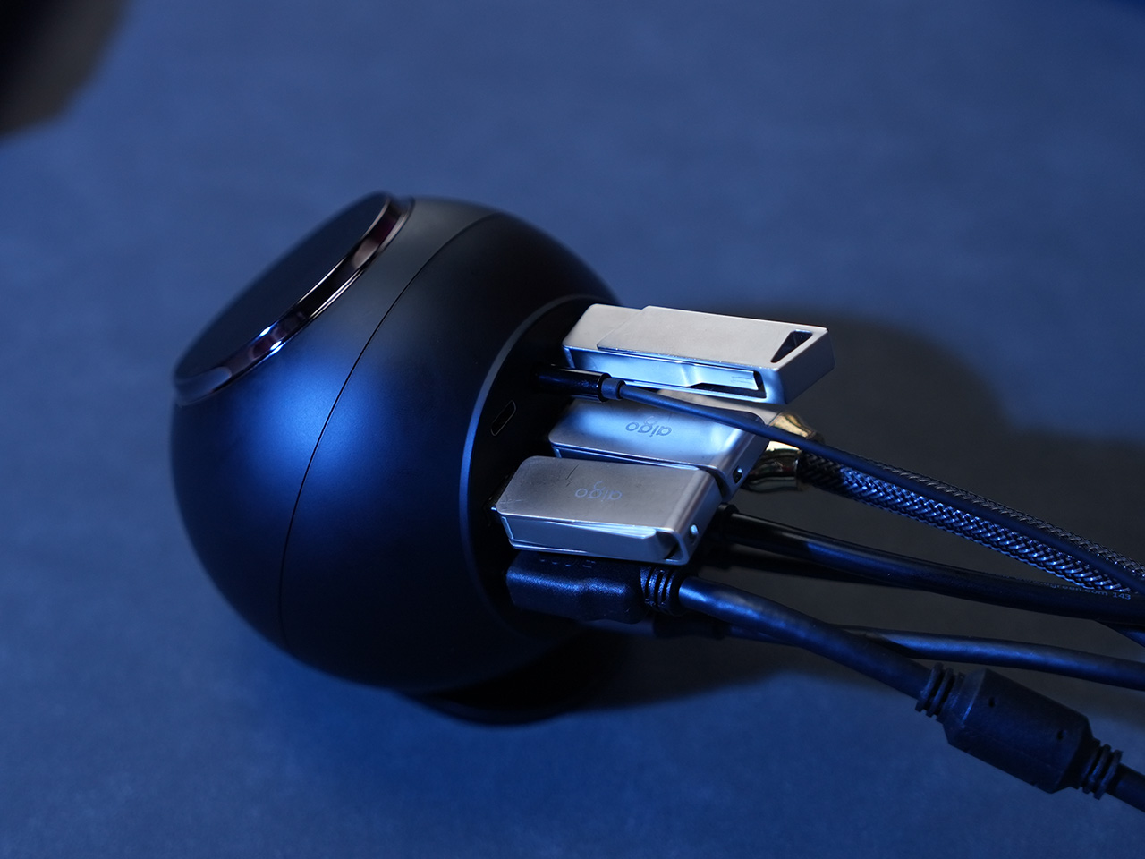 DockOrb 12 in 1，Qi2，Wireless fast charging，Digital，