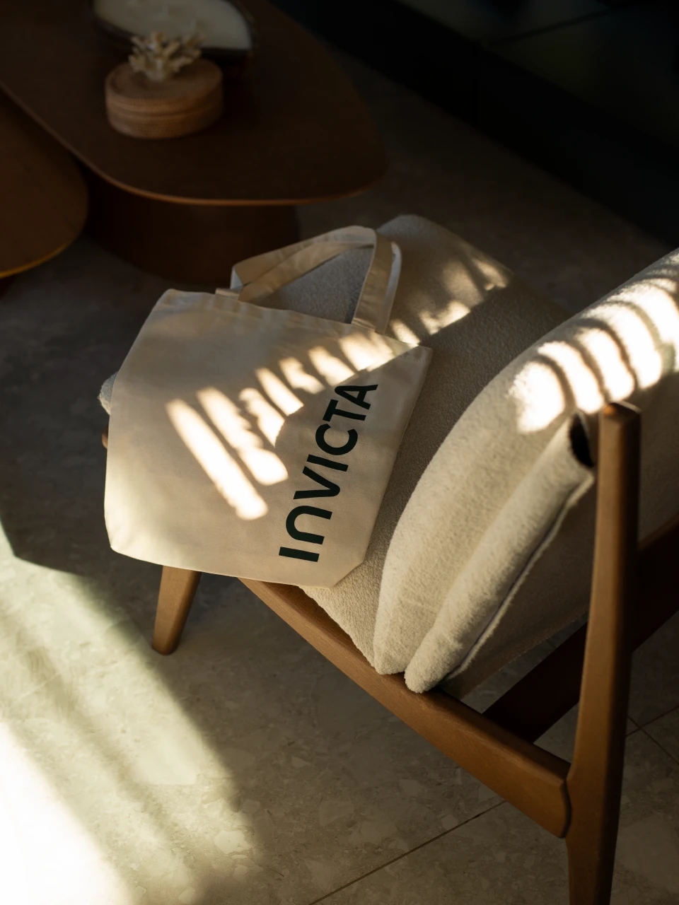 graphic design ，Brand promotion，Logo Design，Invicta，