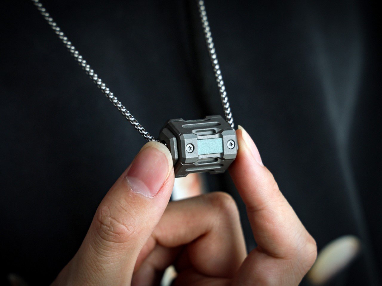 Knife sharpener，Necklace，titanium alloy，Outdoor artifact，mini，