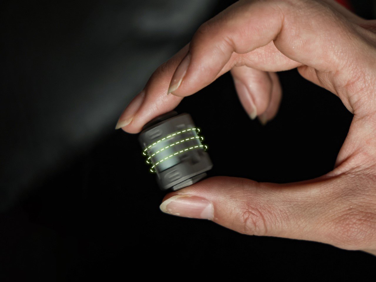 Knife sharpener，Necklace，titanium alloy，Outdoor artifact，mini，