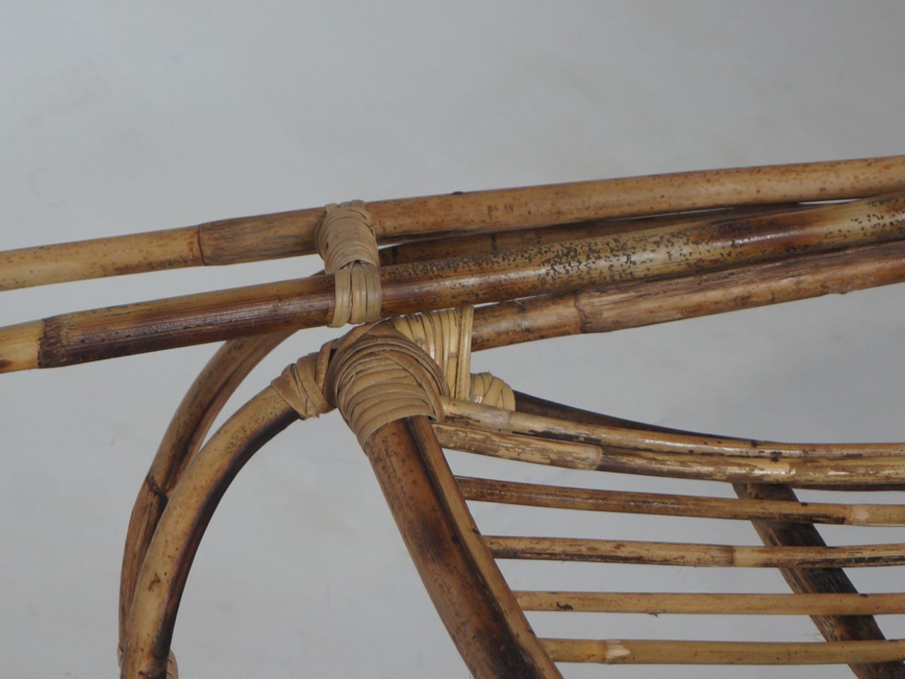 Ary Cane，Unique design，cane chair，Sitting posture，