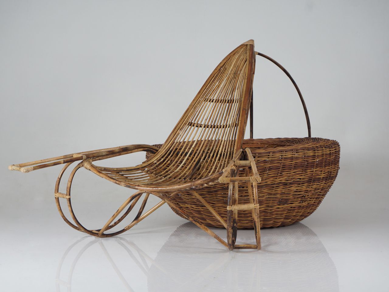 Ary Cane，Unique design，cane chair，Sitting posture，