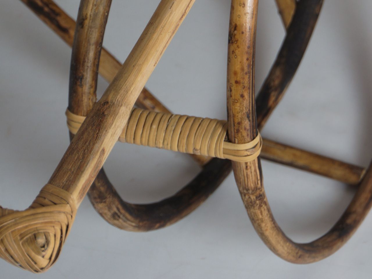 Ary Cane，Unique design，cane chair，Sitting posture，