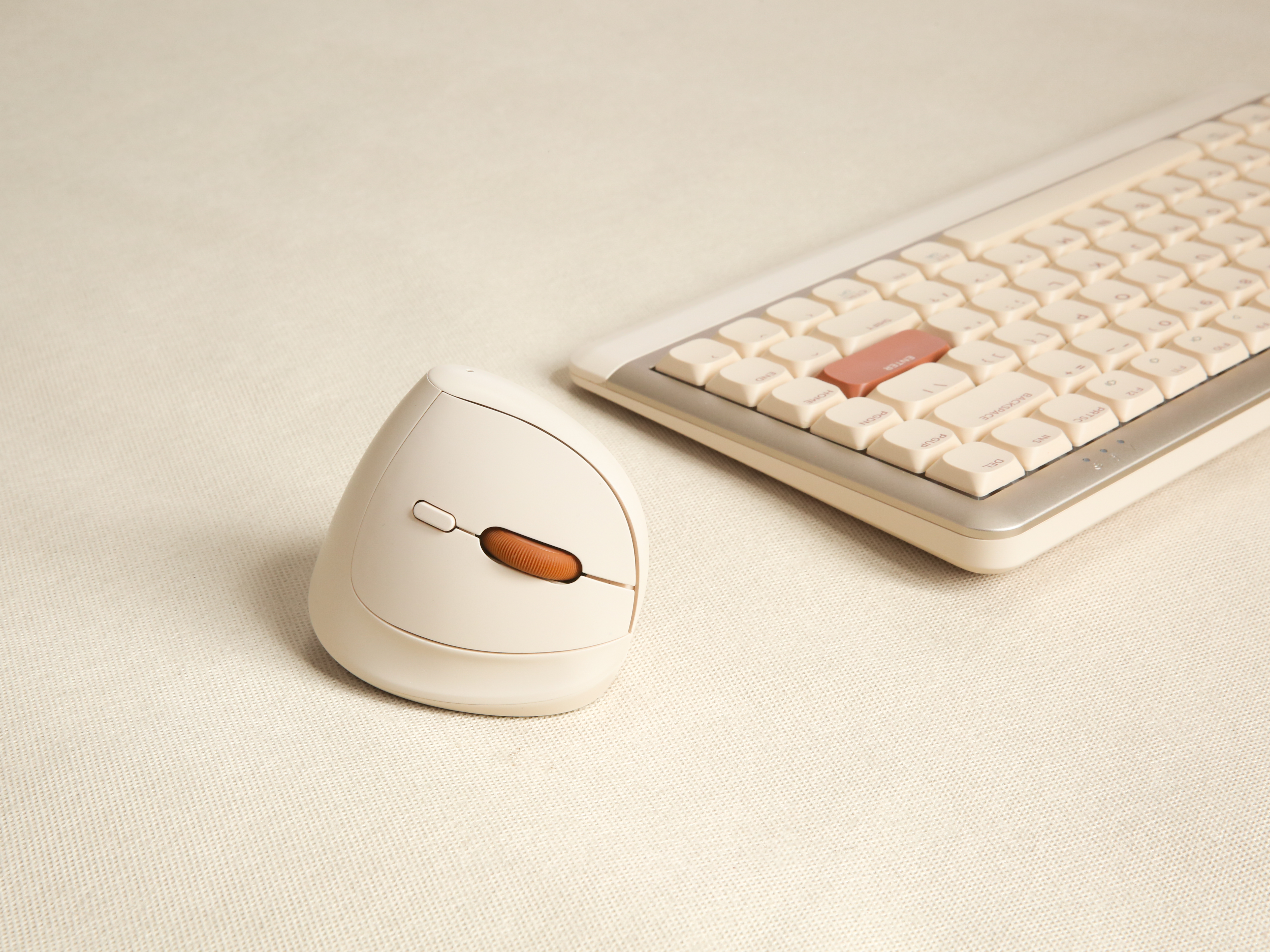 Yuanqi sugar，Vertical mouse，Mouse hand，wireless，to work in an office，Bluetooth Mouse ，Wireless mouse，