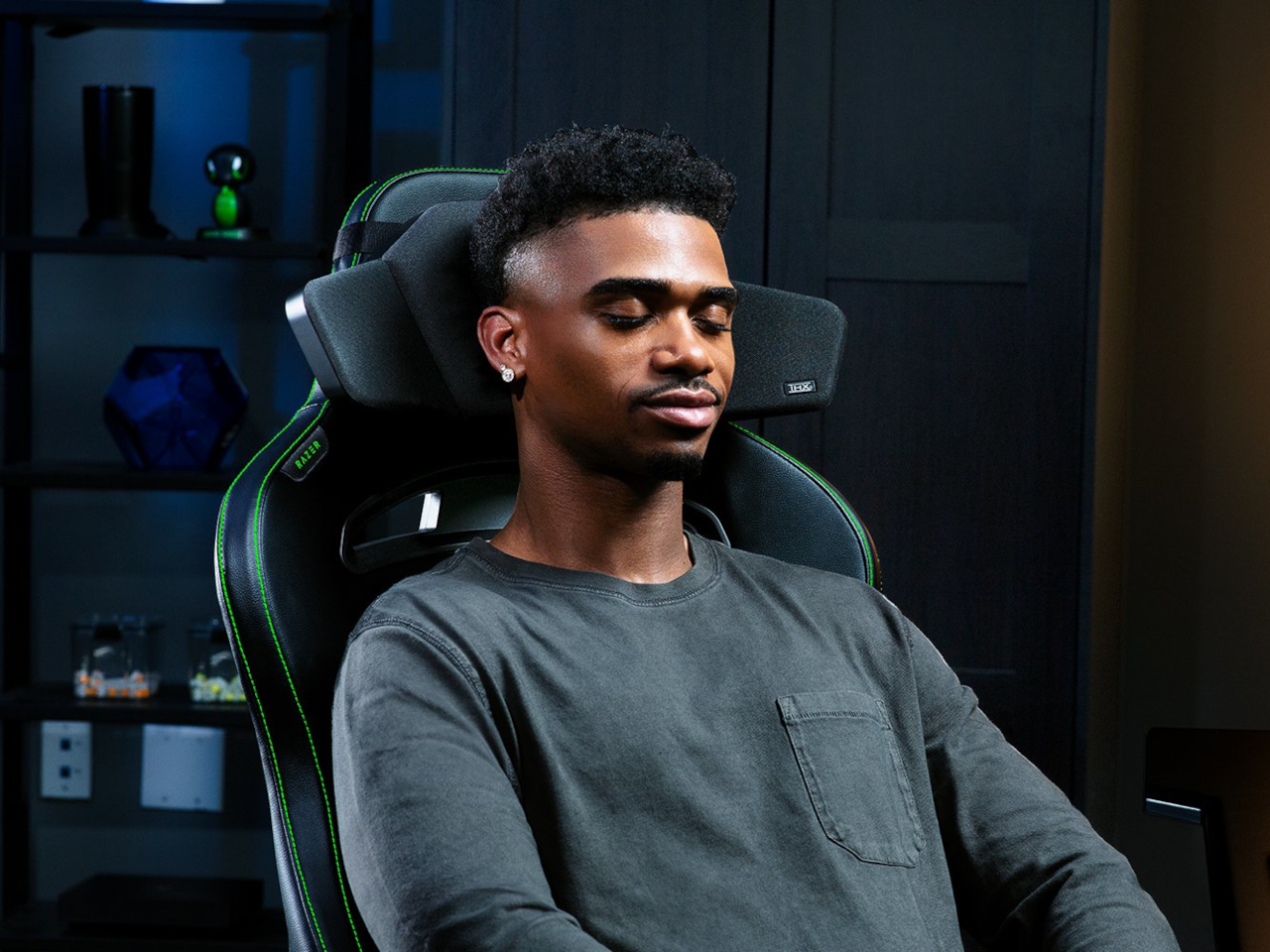 surround sound speaker，Bluetooth，wireless，immersive ，head pillow，