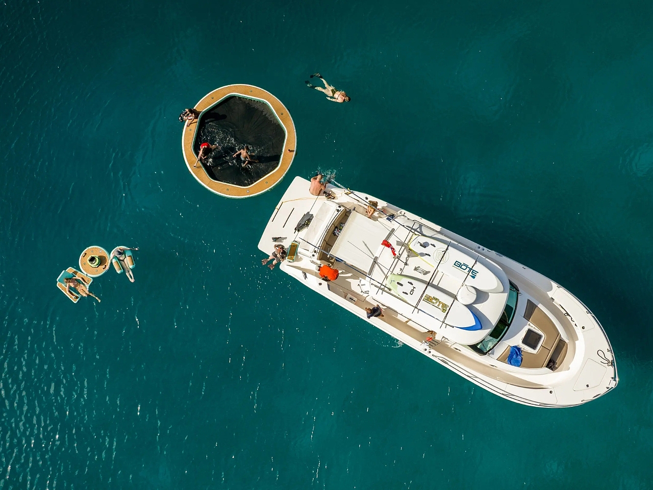 water hammock，Water leisure，floating island，Water entertainment，