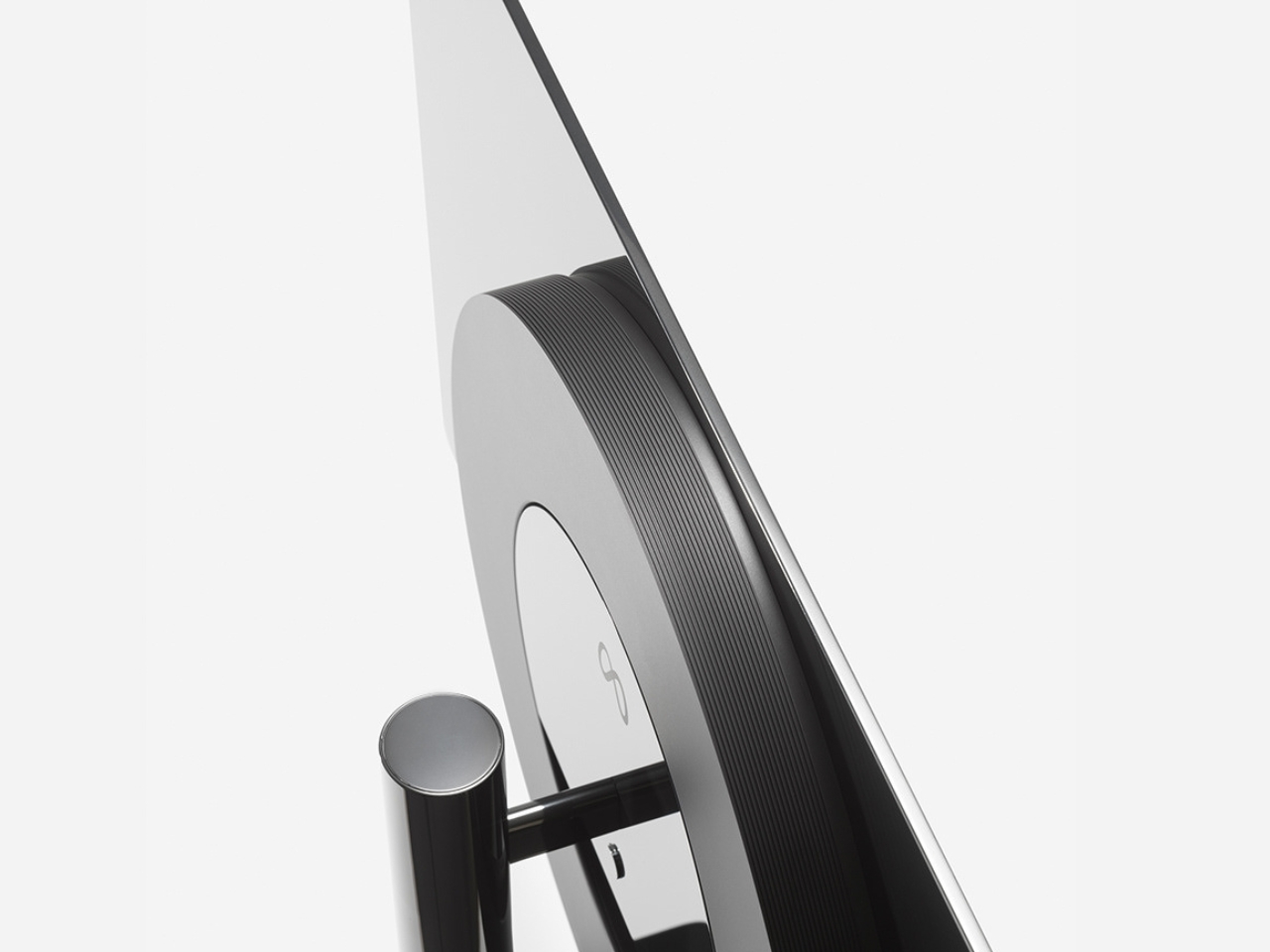 Meta Portal Pro，Immersive Communication，3D camera，OLED display，Video call，