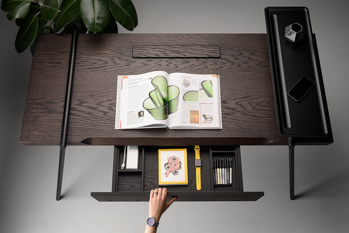 desk，Dark，woodiness，Simplicity，