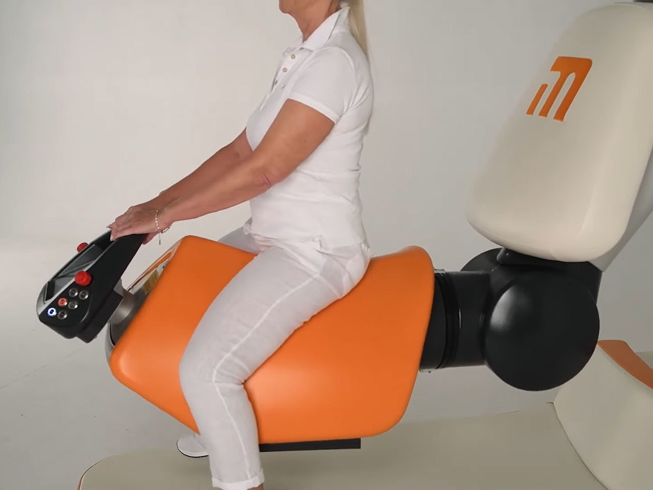 HIROB，who，IMU sensor，Three-level training mode，nerve rehabilitation，