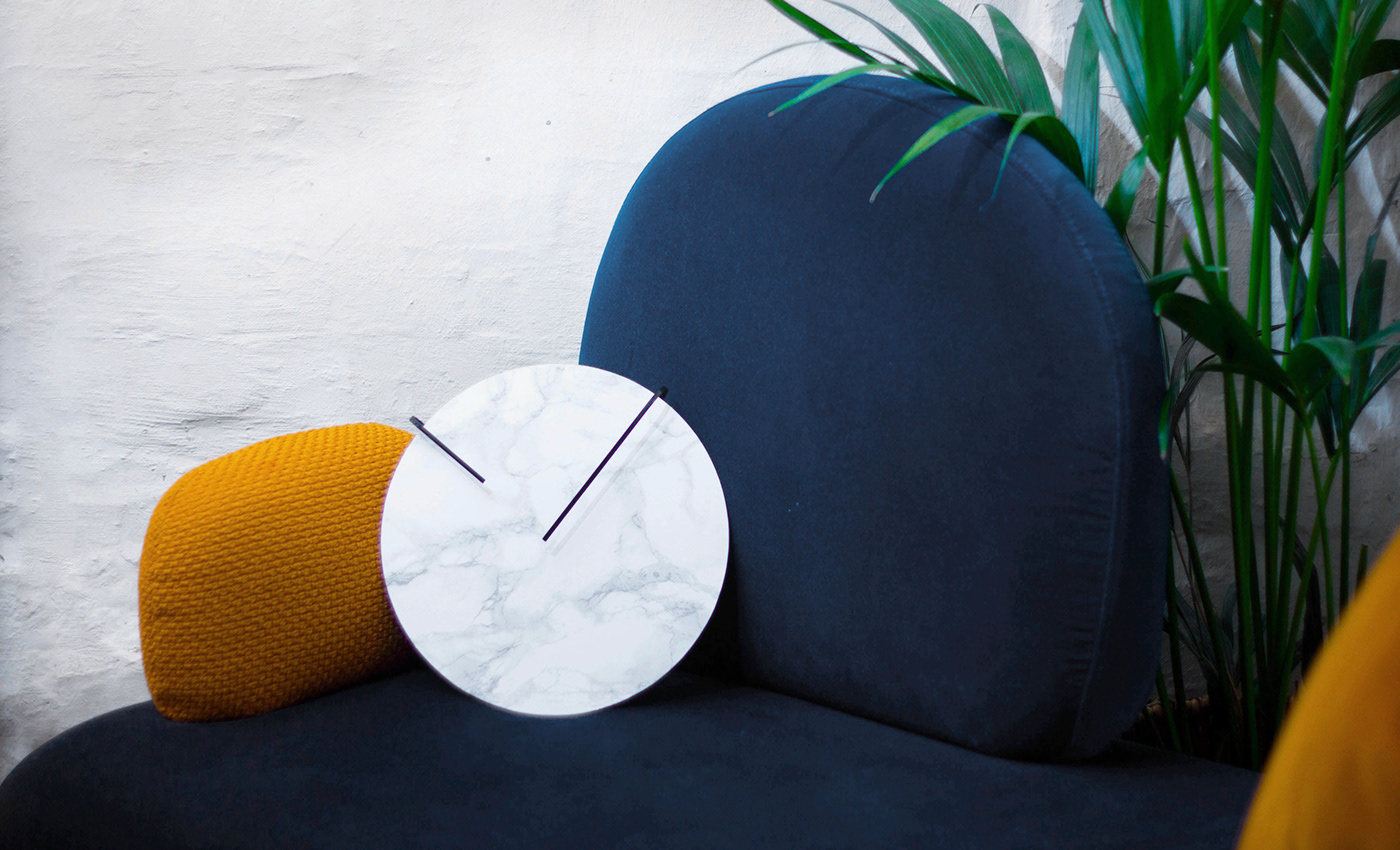 white，DISPLAY，Wall Clock，time，clocks and watches，