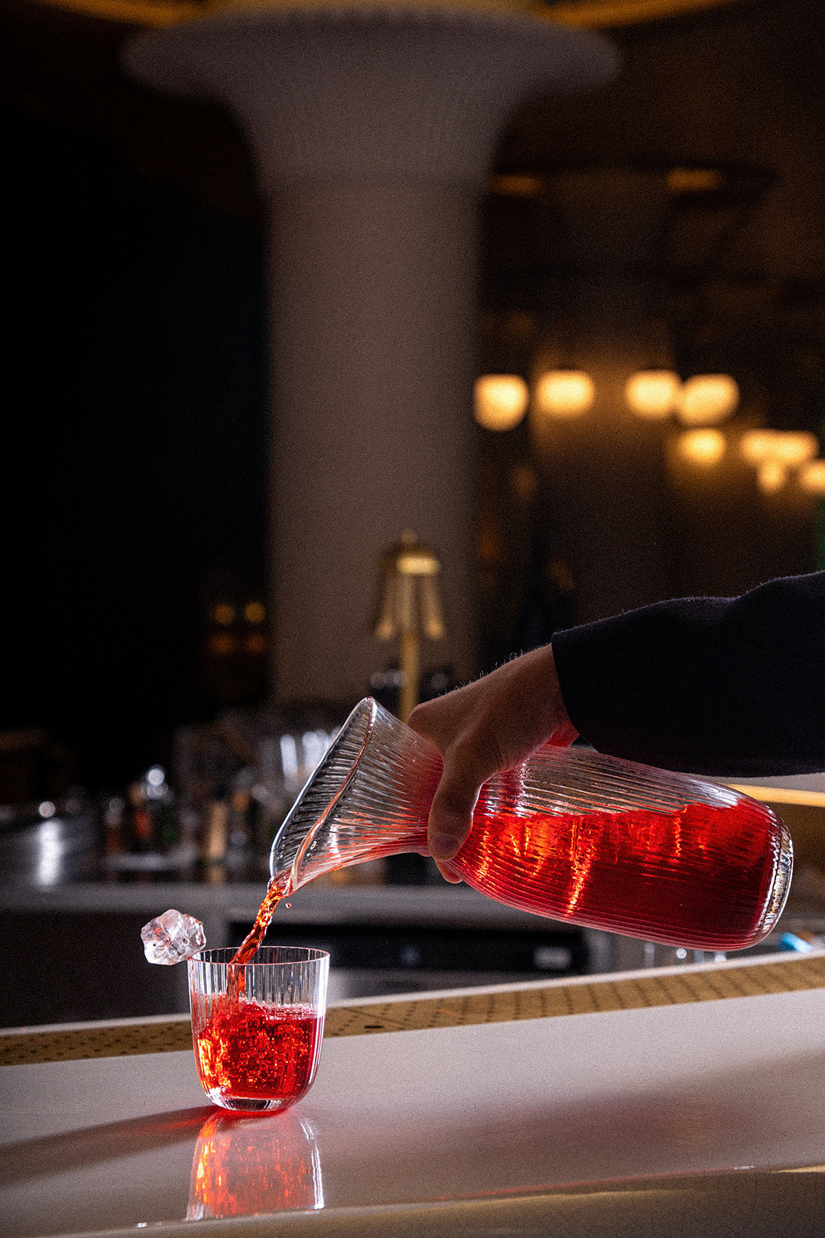 Glassware，container，glass，tableware，