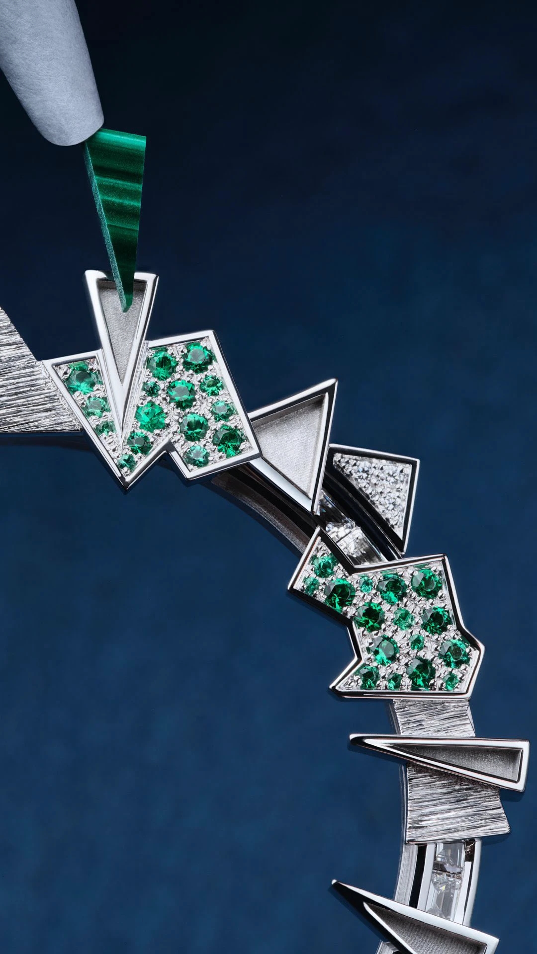 ornaments，The beauty of art，Ultra-thin watch，Advanced Tabulation，