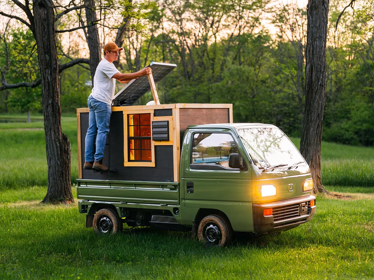 Campervan，vehicle，automobile，Touring car，