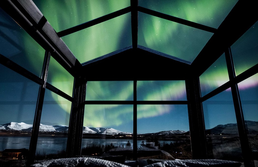 beautiful scenery，Iceland，decorate，nature，Glass room，