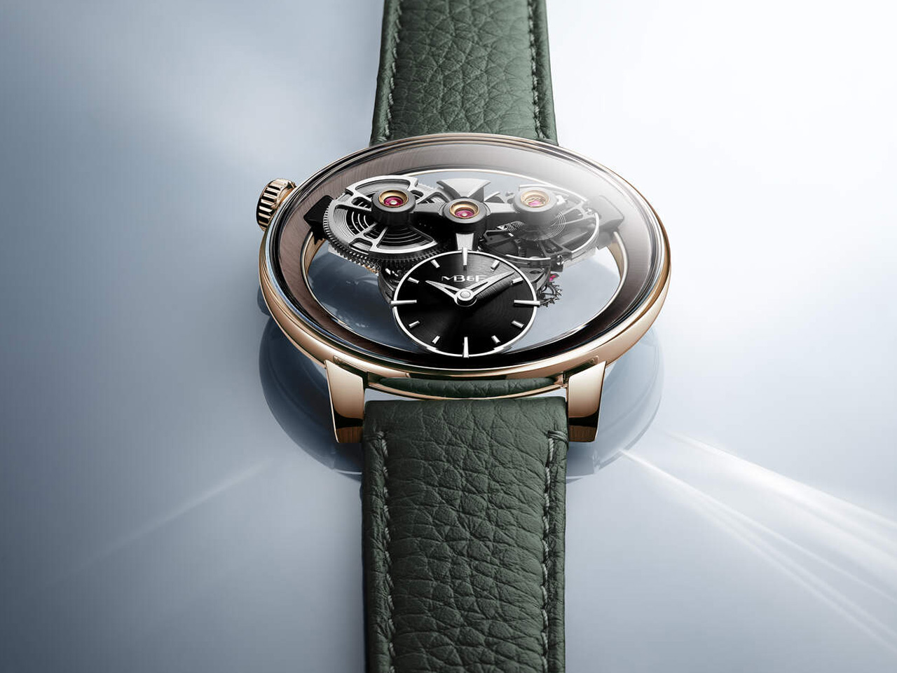 MB&F SP One，Wristwatch，Wrist watch，Fashion products，