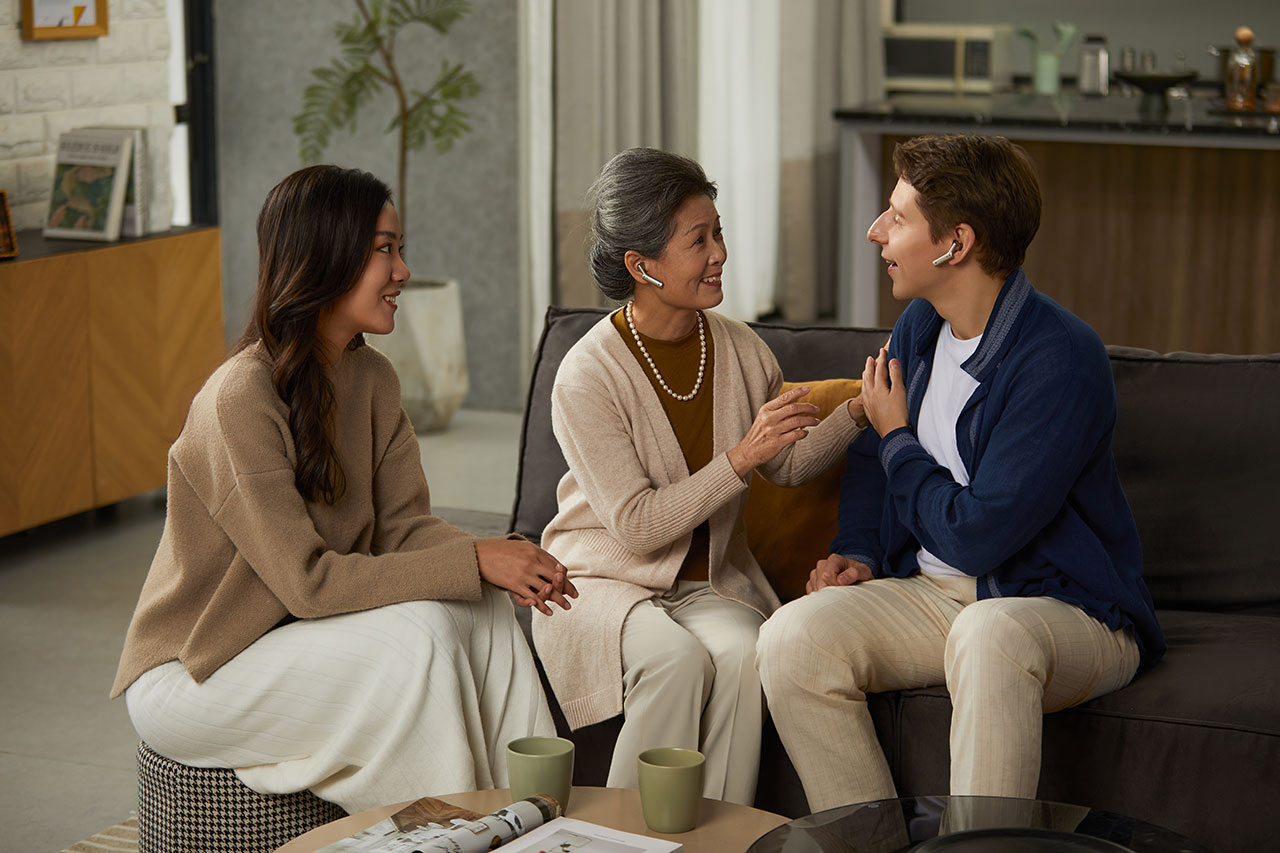 Italian design，industrial design，Translation headset，Bone conduction，Science and Technology Life，translate，Shenzhen design，innozendesign，