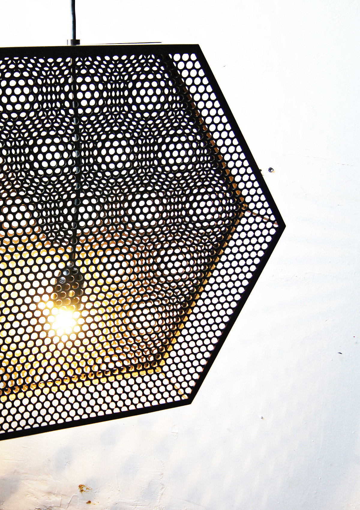 lamp，brown，black，grid，