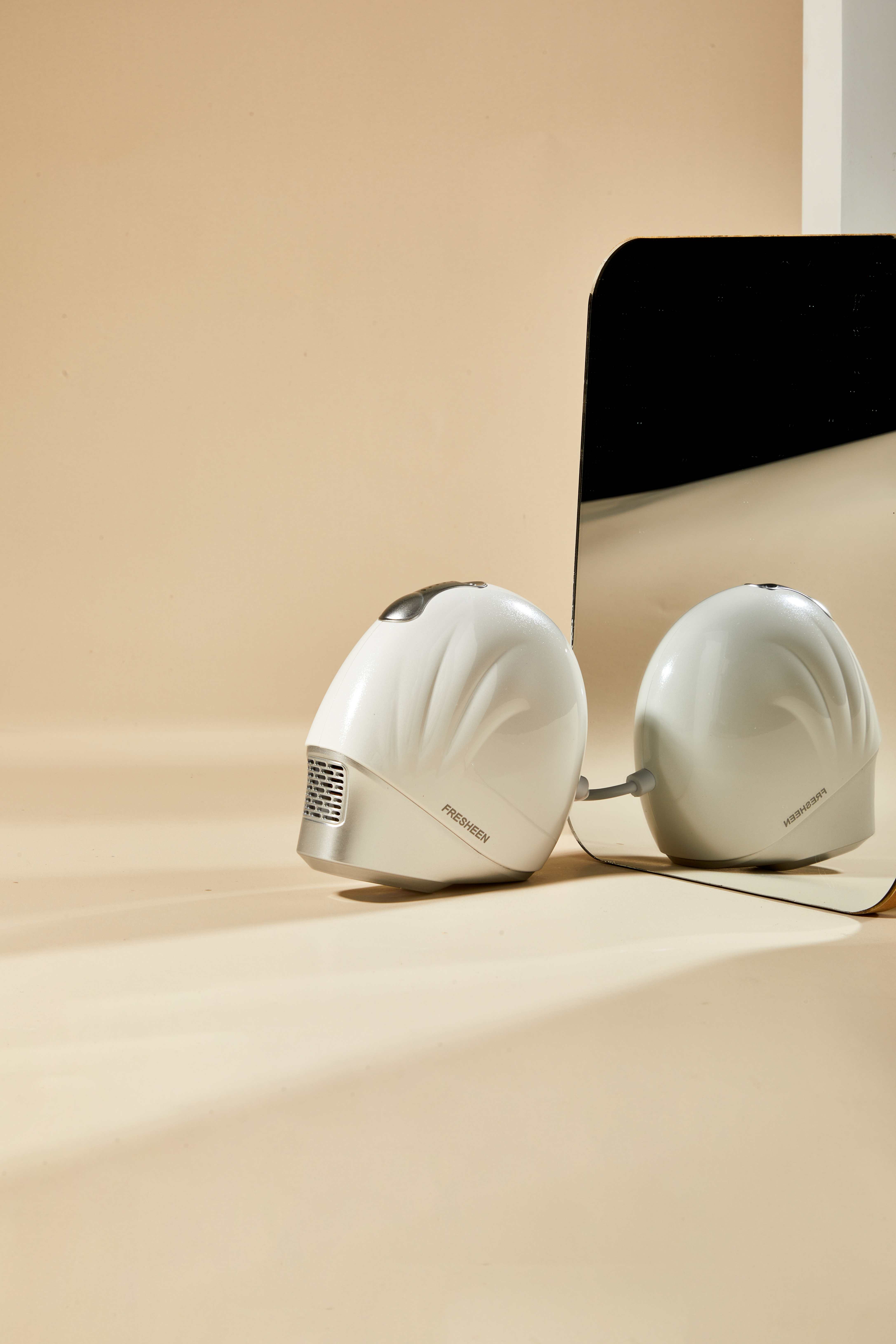 Depilatory instrument，cosmetic instrument，product design，IPL，small shell，ocean，