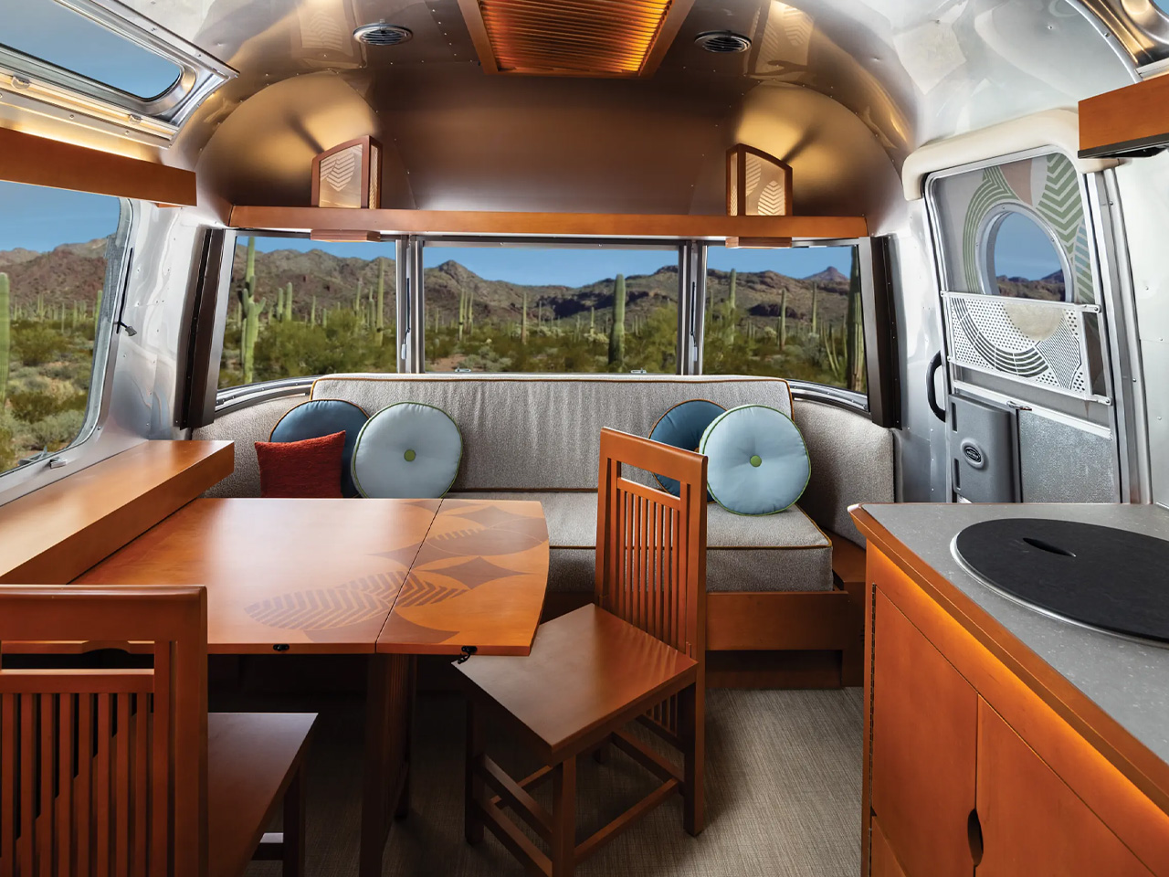 Touring car，Airstream profile，Limited Edition Travel Trailer，Functionality，Modern aesthetics，