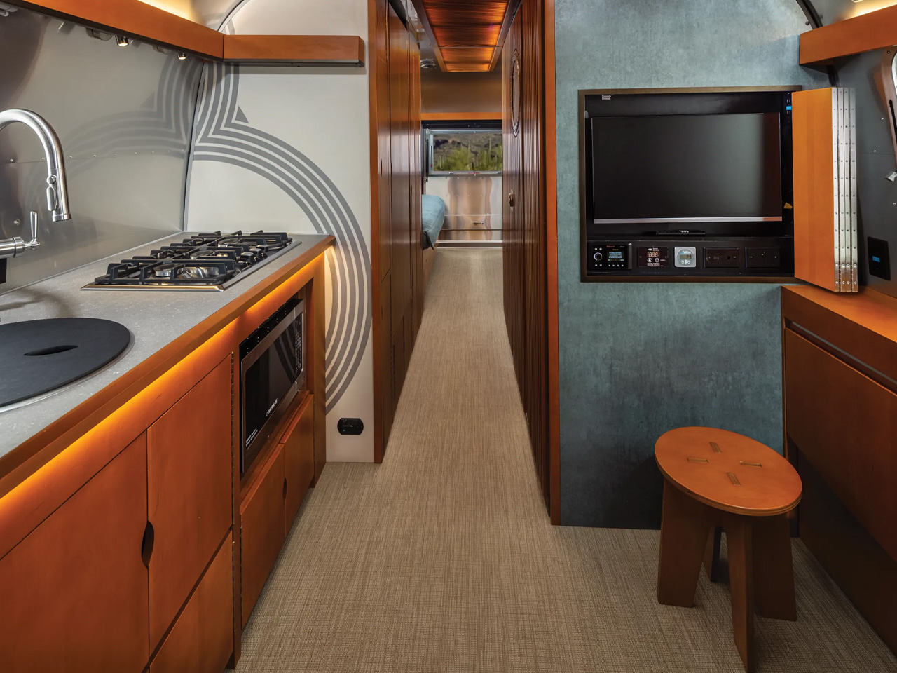 Touring car，Airstream profile，Limited Edition Travel Trailer，Functionality，Modern aesthetics，