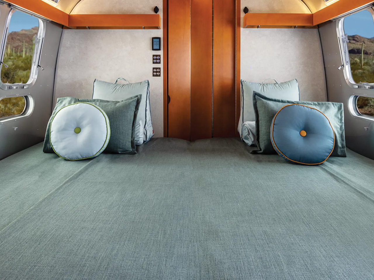 Touring car，Airstream profile，Limited Edition Travel Trailer，Functionality，Modern aesthetics，