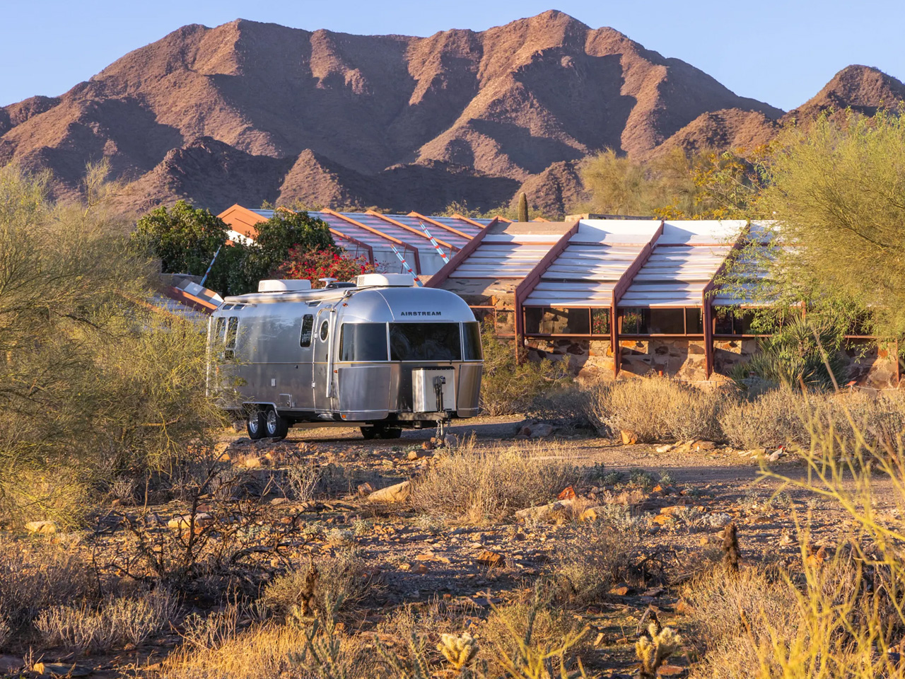 Touring car，Airstream profile，Limited Edition Travel Trailer，Functionality，Modern aesthetics，