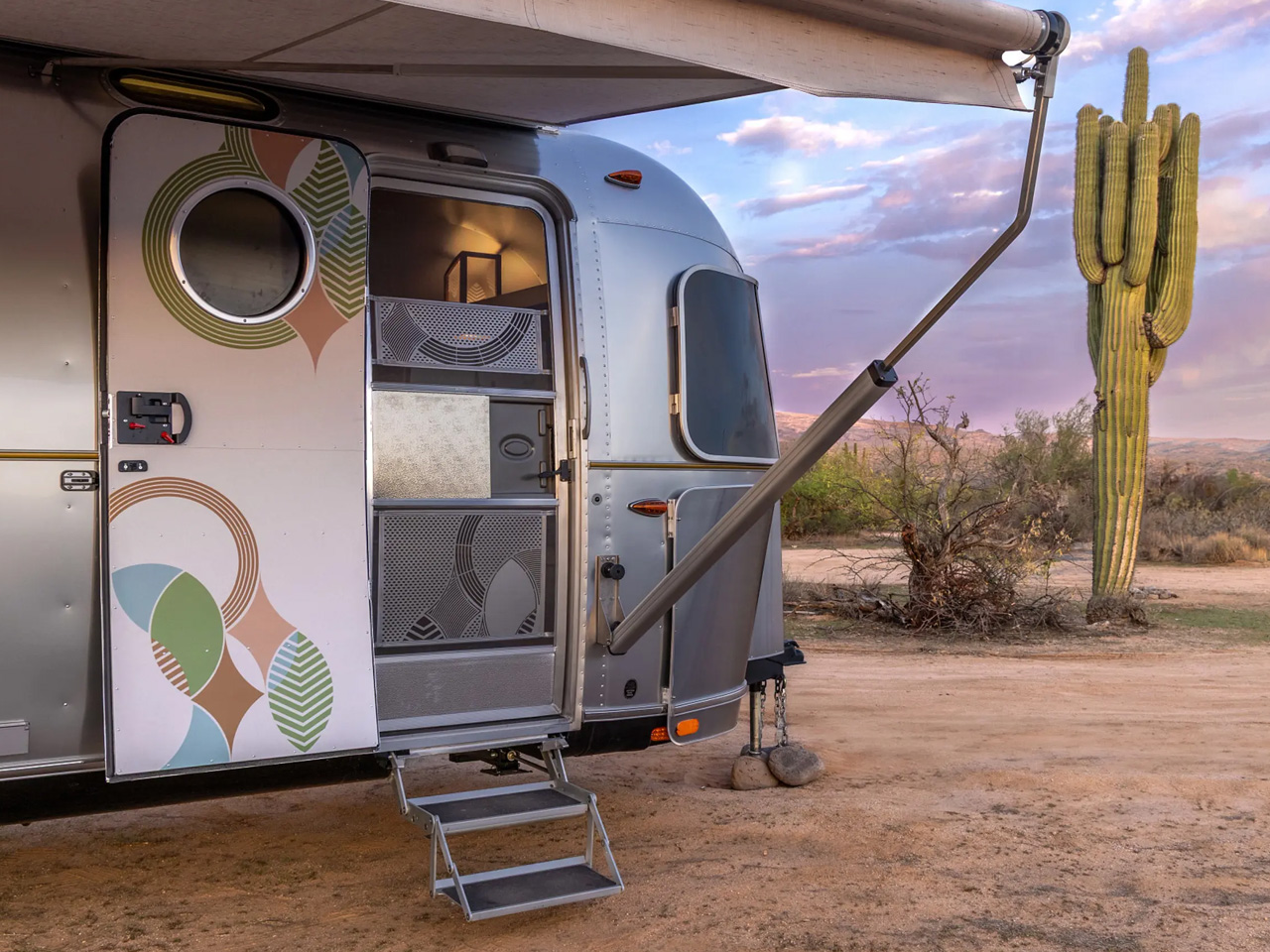 Touring car，Airstream profile，Limited Edition Travel Trailer，Functionality，Modern aesthetics，