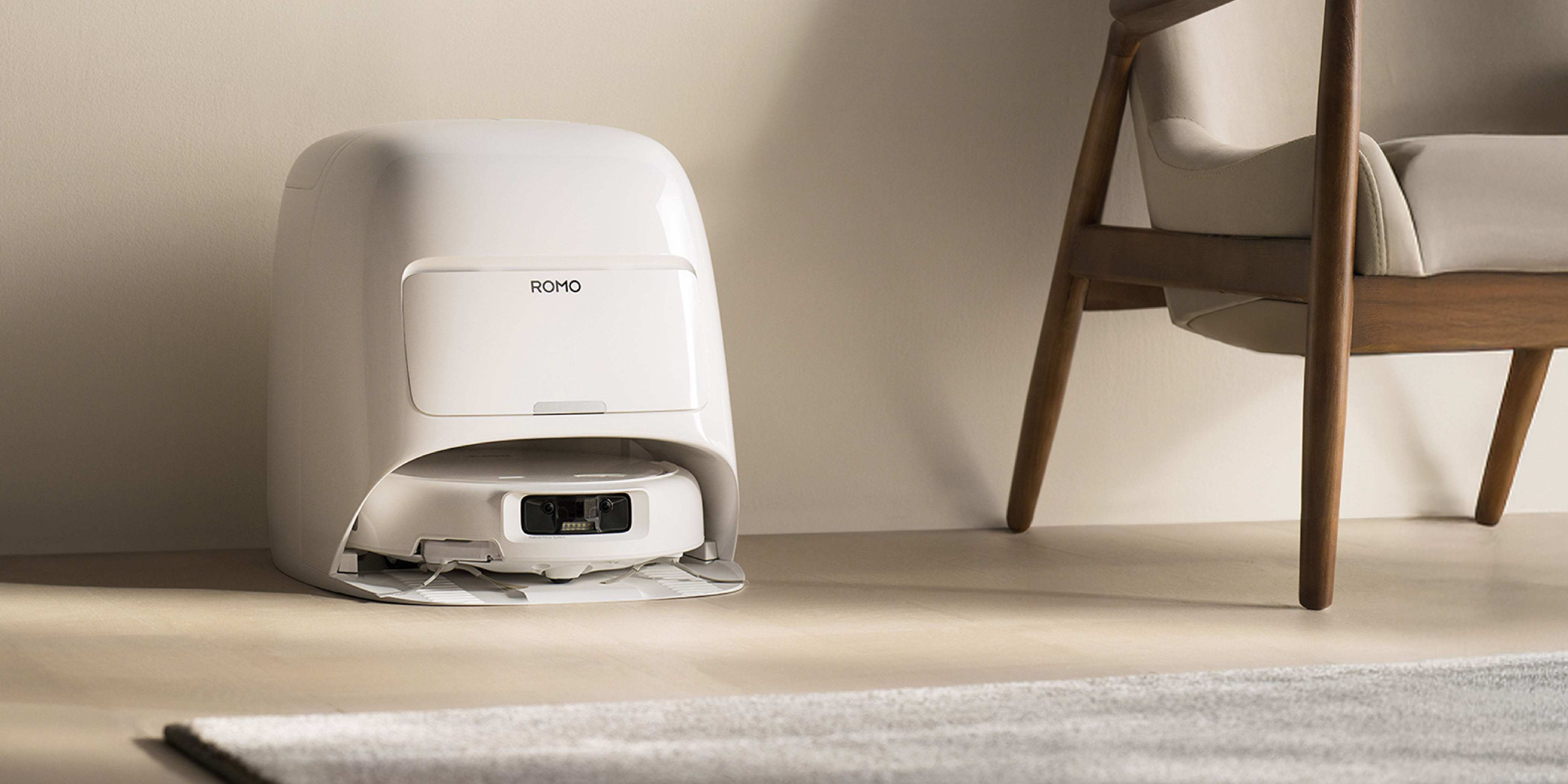 DAY，dji ，industrial design，Sweeping robot，Clean base station，transparent，