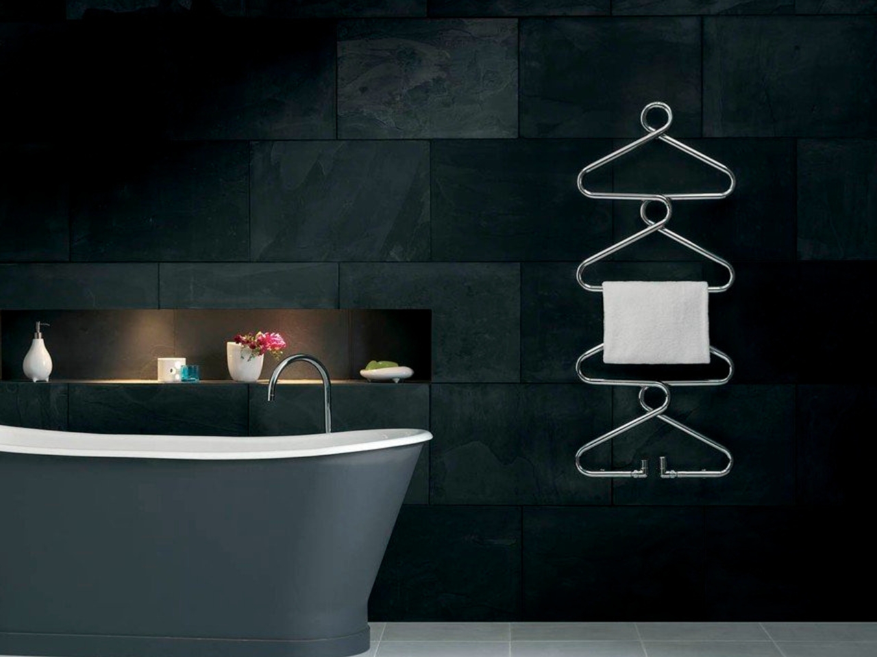 Minimalist design ，Towel drying radiator，Zehnder Archibald，Bathroom accessories，