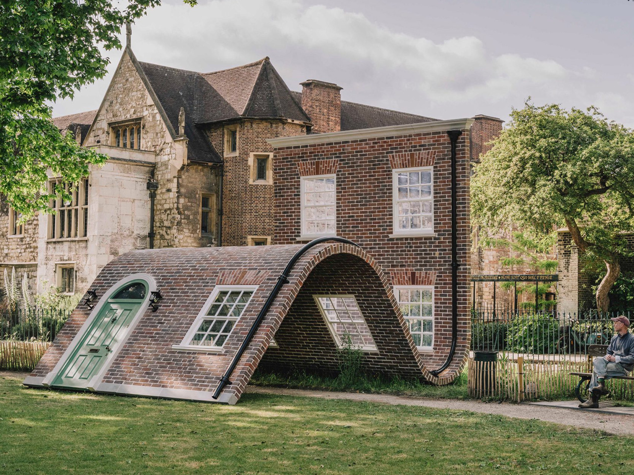 A Week at the Knees，Georgian architecture，Sculpture，Charterhouse Square，Public art ，