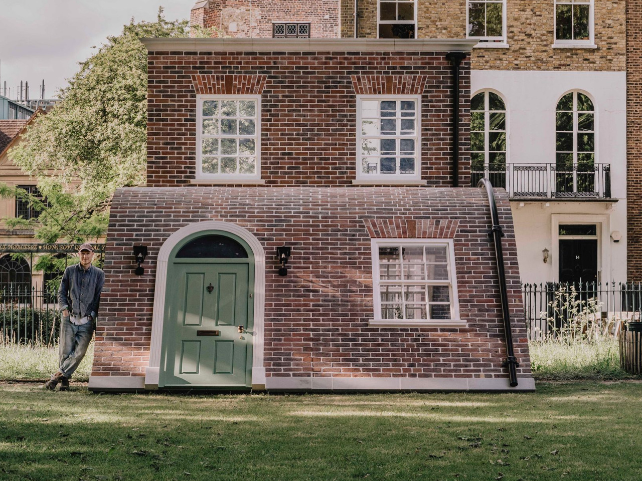 A Week at the Knees，Georgian architecture，Sculpture，Charterhouse Square，Public art ，