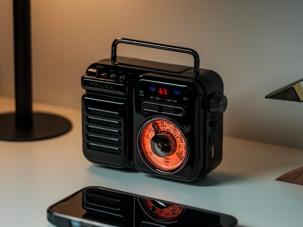 Multifunction radio，RetroWave，Seven-in-one equipment，Sustainable Technology，