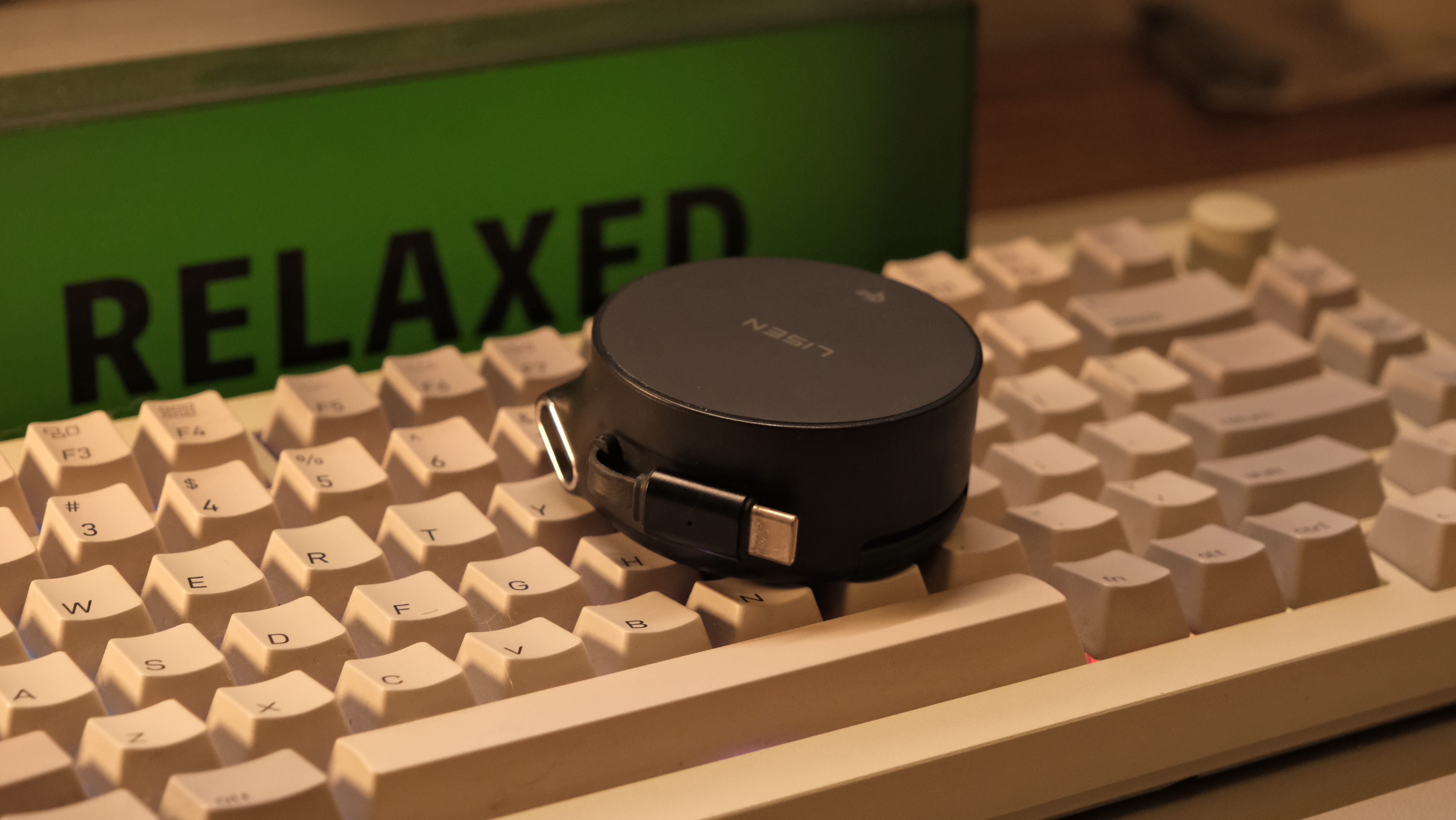 Wireless charging，Mobile wireless charging，Watch wireless charging，Magnetic suction wireless charging，flexible wire，3C digital products，Mobile phone peripheral，Mobile Accessories，