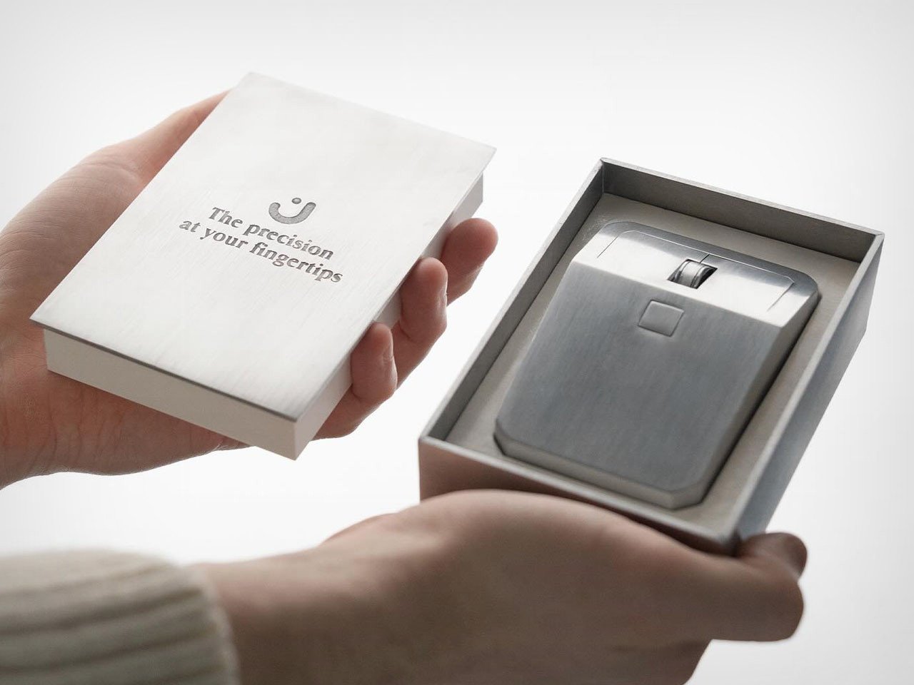 Cybertruck，Aluminum housing，Precise and durable，Tesla wind，