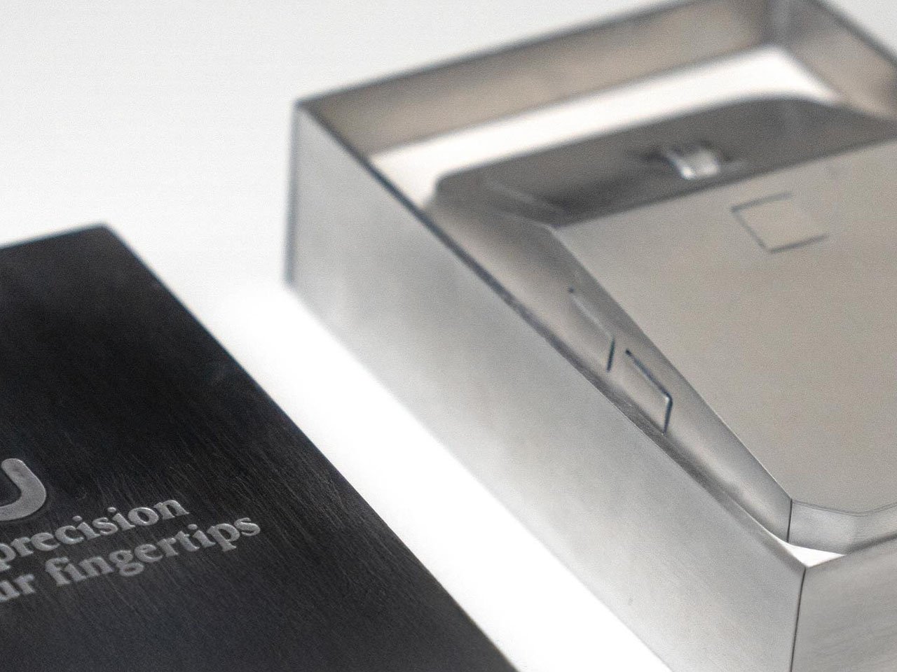 Cybertruck，Aluminum housing，Precise and durable，Tesla wind，