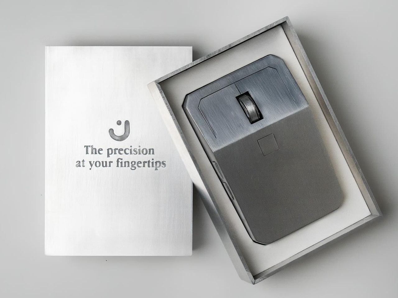 Cybertruck，Aluminum housing，Precise and durable，Tesla wind，