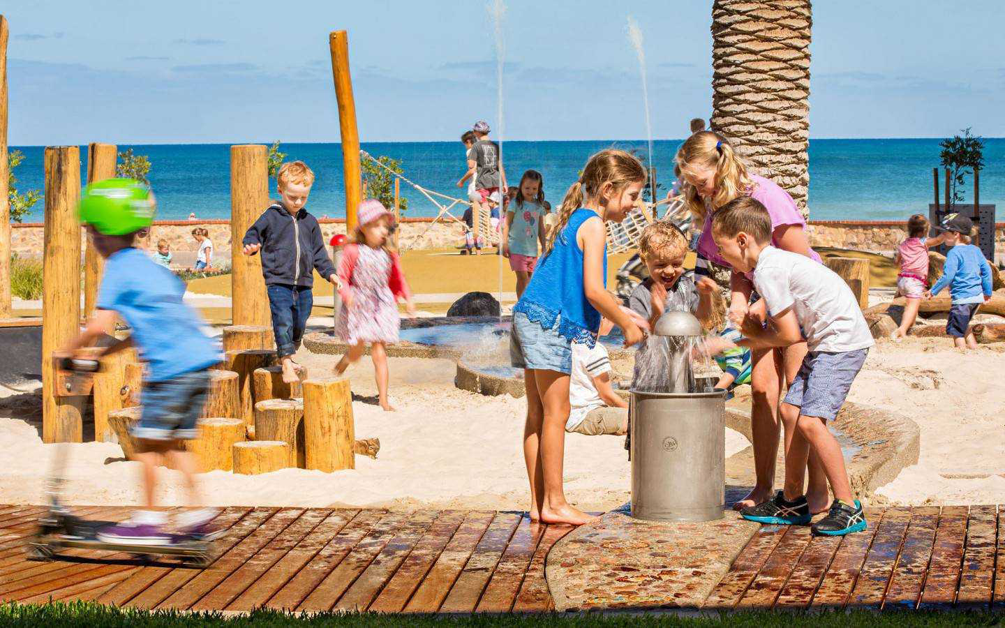 Amusement park design，environmental design，children，parent-child interaction ，outdoor，Play with water，sandy beach，forest，children，hexagon，