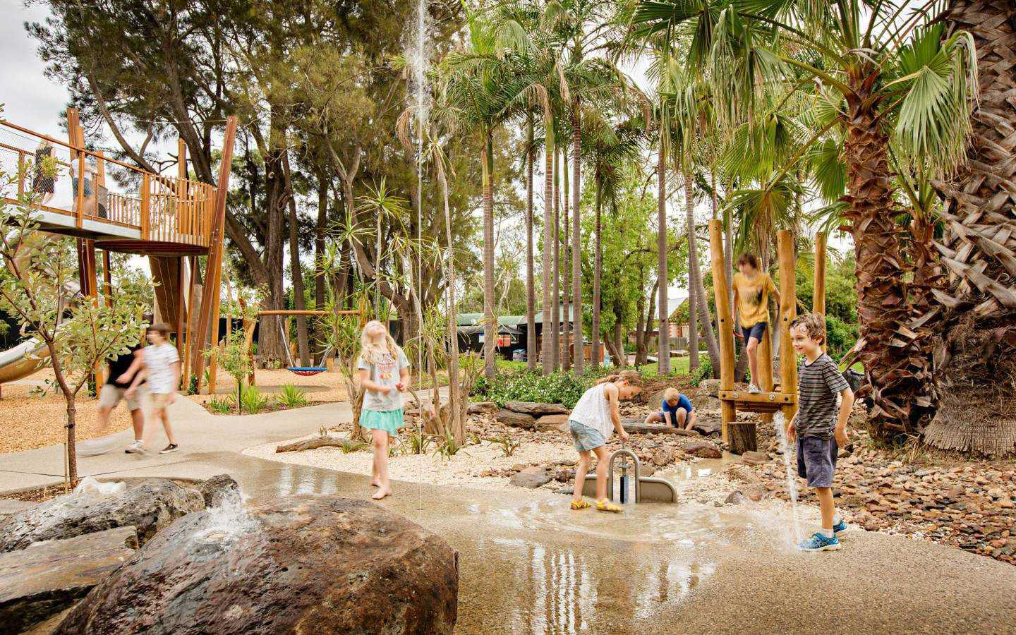 Amusement park design，environmental design，children，parent-child interaction ，outdoor，Play with water，sandy beach，forest，children，hexagon，