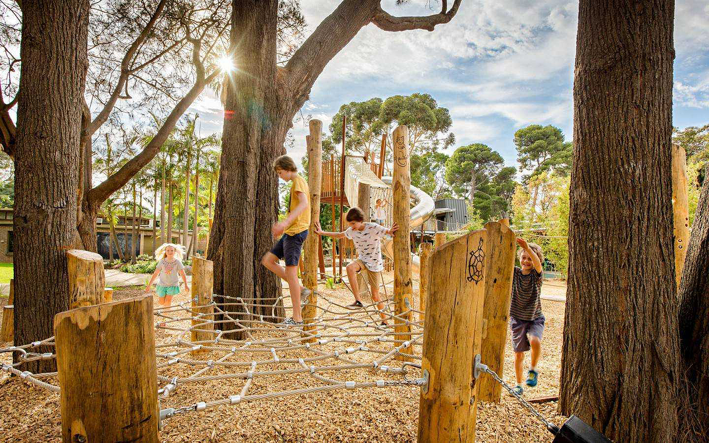 Amusement park design，environmental design，children，parent-child interaction ，outdoor，Play with water，sandy beach，forest，children，hexagon，