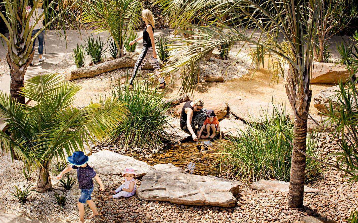 Amusement park design，environmental design，children，parent-child interaction ，outdoor，Play with water，sandy beach，forest，children，hexagon，