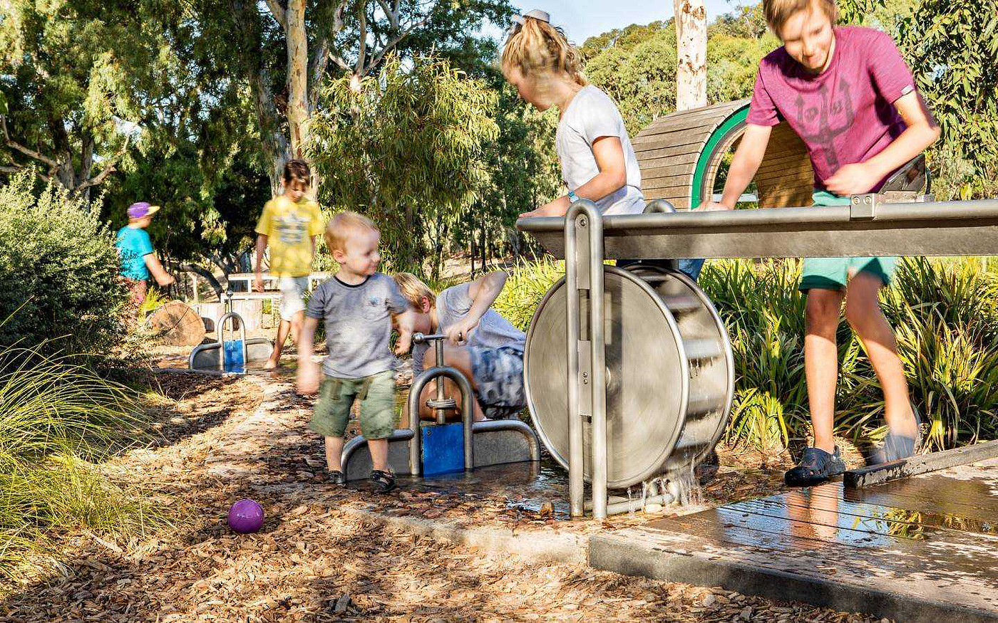 Amusement park design，environmental design，children，parent-child interaction ，outdoor，Play with water，sandy beach，forest，children，hexagon，