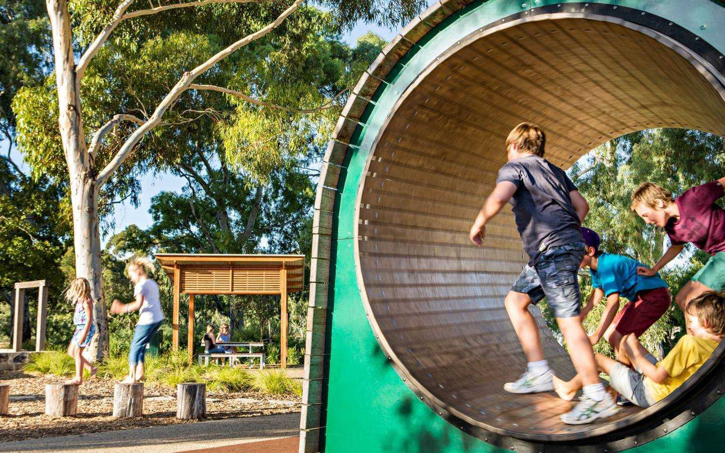 Amusement park design，environmental design，children，parent-child interaction ，outdoor，Play with water，sandy beach，forest，children，hexagon，