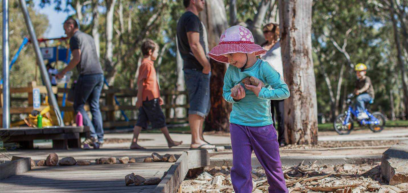 Amusement park design，environmental design，children，parent-child interaction ，outdoor，Play with water，sandy beach，forest，children，hexagon，